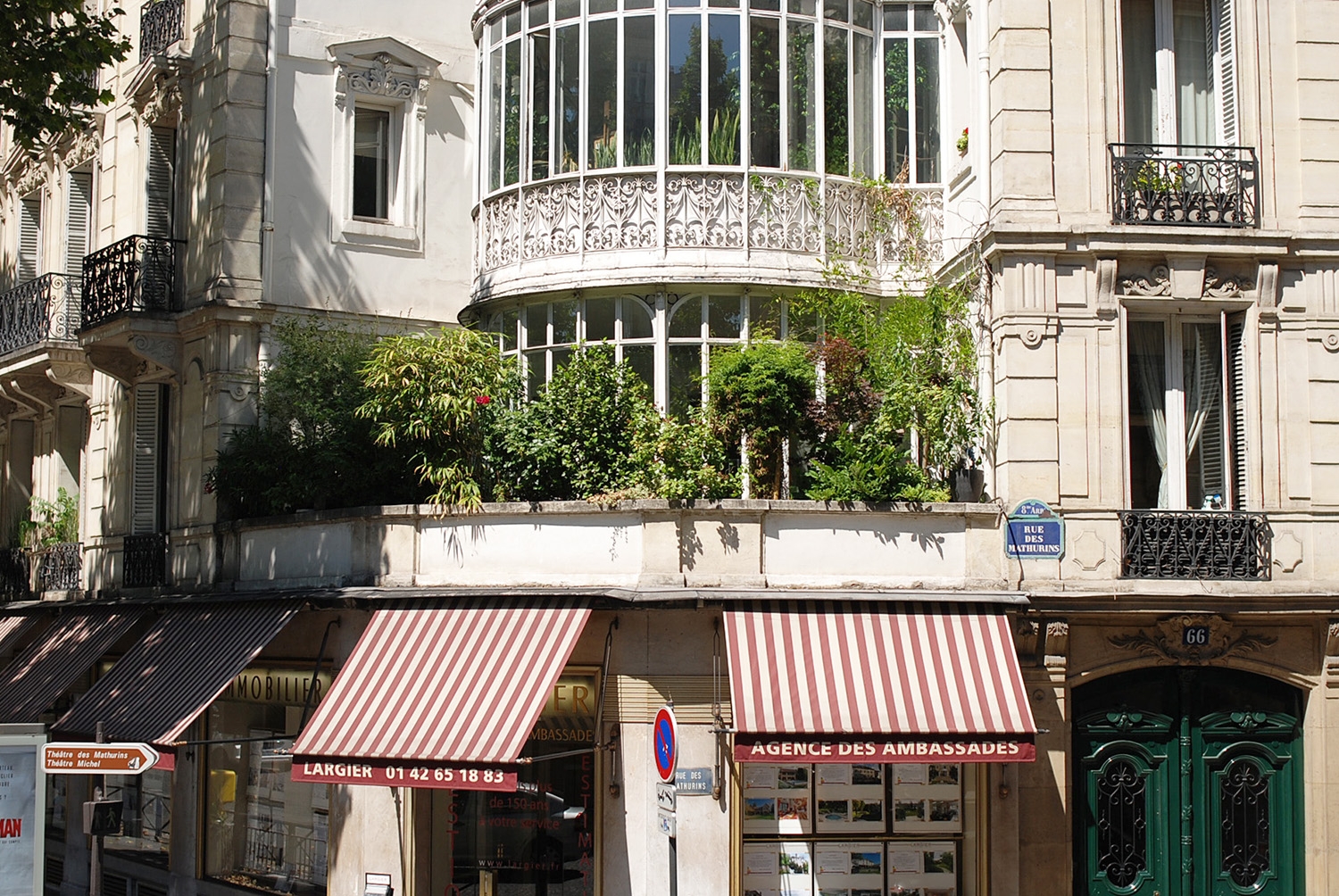 PARIS BALADES TERRACE GARDEN / PARIS / JUL 2015