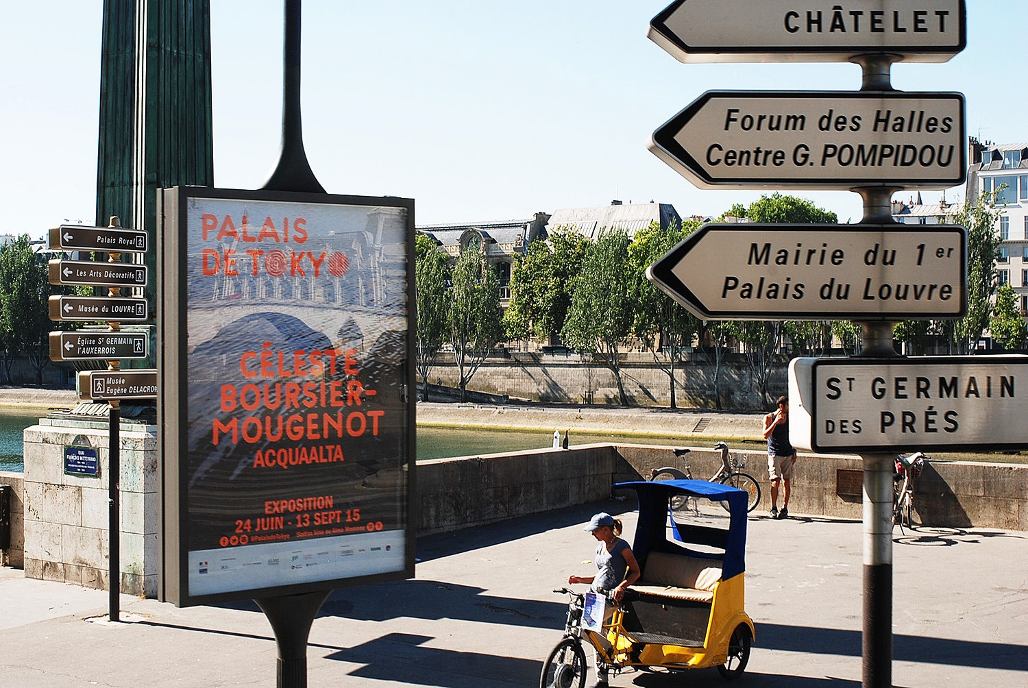 PARIS BALADES TOURIST SIGNS / PARIS / JUL 2015